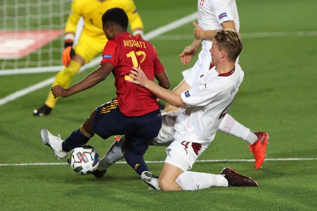 又见穆里尼奥时刻 一人搅乱欧冠全局 狂人闪回